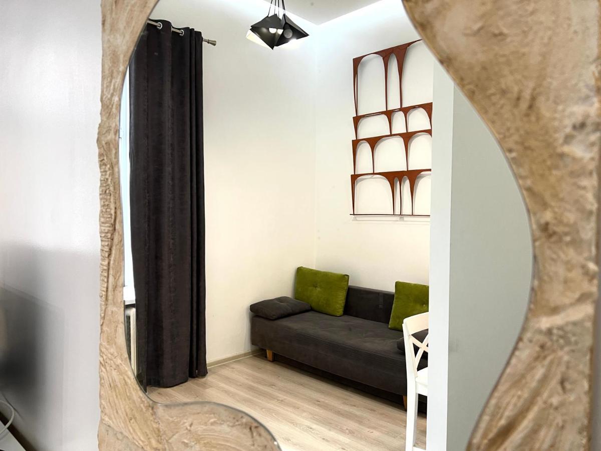 Kyiv White Apartment Bagian luar foto